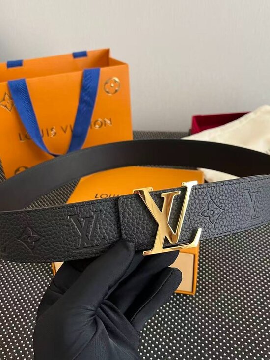 Louis Vuitton LV Initiales Taiga Leather Belt main image 4